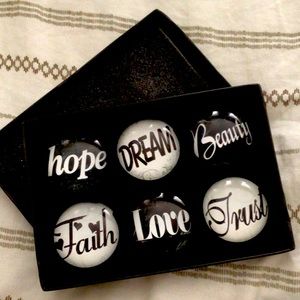 Magnet gift box set.  BUY 2 OR MORE ITEMS $10 OR LESS GET 3rd LESSER ITEM FREE!